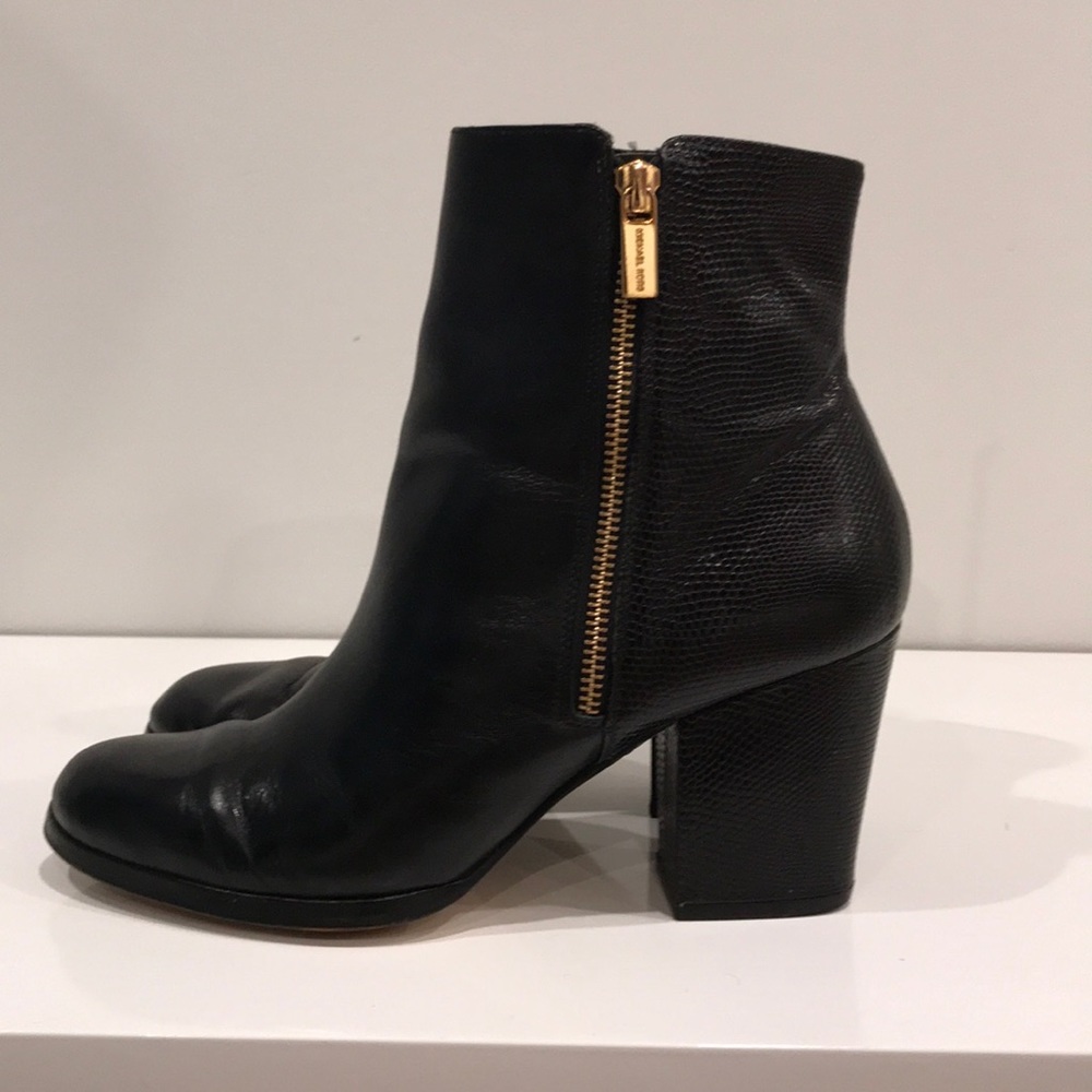 ❤️Michael Kors black leather booties ❤️
